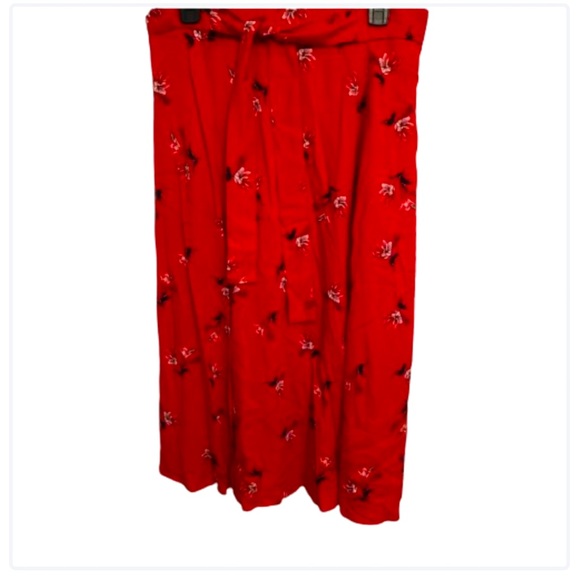 H&M RED FLORAL WRAP AROUND SKIRT - Picture 2 of 5